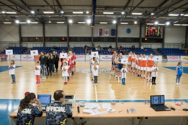 Otvárací ceremoniál Slovenského pohára žien 2016-17 (Foto: Laco Ďuračka)