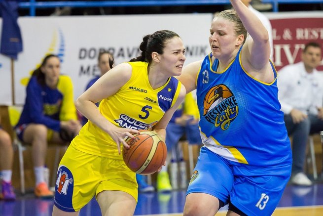 Martina Kiššová (GAK) vs. Lucia Krč-Turbová (PNC) (Foto: Ľubka Ištoňová)