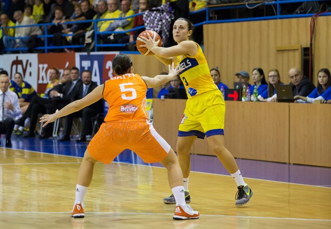 GOOD ANGELS Košice vs. Famila Schio, Oblak(3) vs. Gatti(5) (Foto: RNDr. Ľubka Ištoňová)