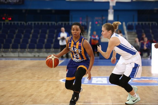 Enisey Krasnoyarsk (RUS) vs. GOOD ANGELS Košice, Kiryanova (8) vs. Morris (23) (Foto: fiba.com)