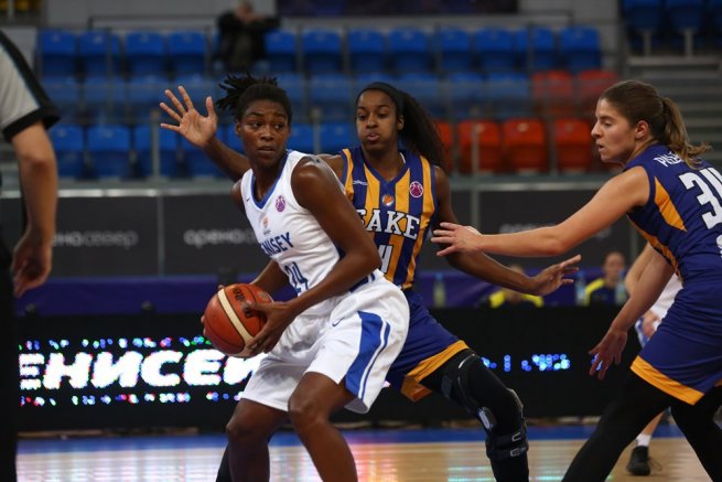 Enisey Krasnoyarsk (RUS) vs. GOOD ANGELS Košice, McCallum (24) a Peters (14) a Páleníková (34) (Foto: fiba.com)
