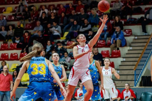 BK ŠKP 08 Banská Bystrica vs. Piešťanské Čajky, Michaela Ozdincová (6) (Foto: Ivan Golembiovský)