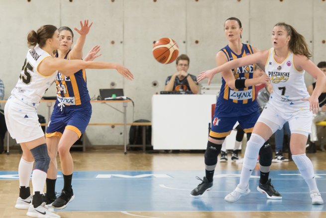 Piešťanské Čajky vs GOOD ANGELS Košice, Anna Jurčenková (12), Finále SP (Foto: Laco Duračka)