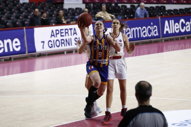 Reyer Benátky (ITA) vs. GOOD ANGELS Košice, Barbora Bálintová (9) (Foto: fiba.com)