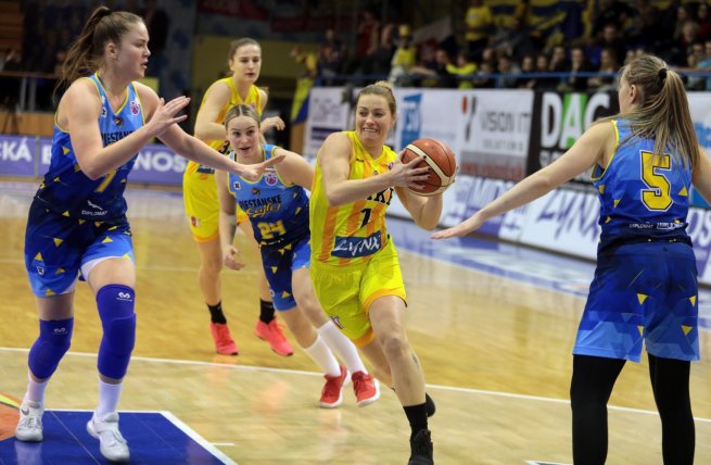 GOOD ANGELS Košice vs Piešťanské Čajky, Zuzana Žirková (7) (Foto: Miroslav Vacula)