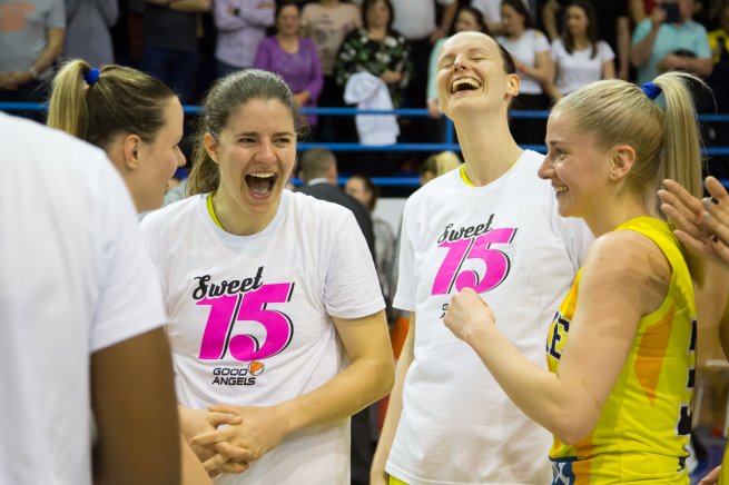 Good Angels Košice vs. MBK Ružomberok, oslava 15. titulu (Foto: Ľubomíra Ištoňová)