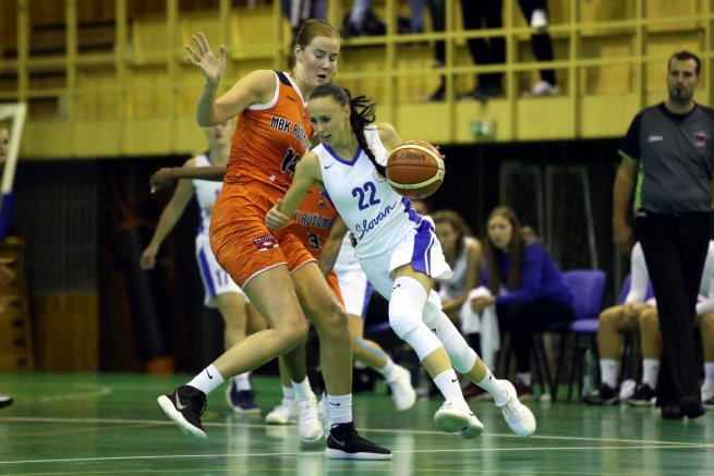 BK Slovan Bratisla vs. MBK Ružomberok, Nikola Turzáková (22) (Foto: Vladimír Dorňák)