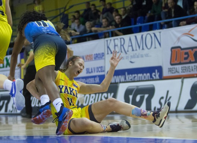 YOUNG ANGELS Košice vs. Piešťanské Čajky, Michaela Balážová (11) (Foto: Jäzva)