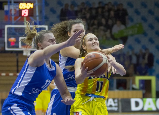 YOUNG ANGELS Košice vs. BK Slovan Bratislava, Michaela Balážová (11) (Foto: Jäzva)