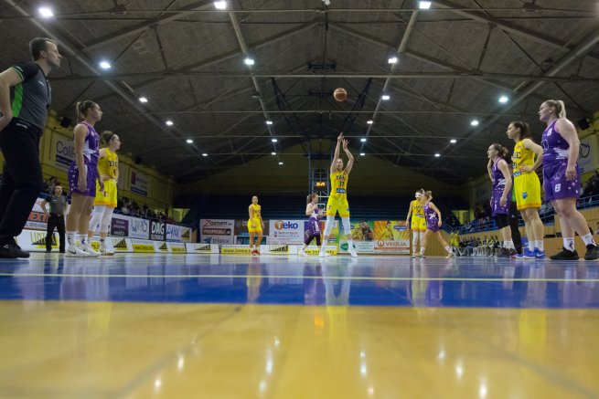 YOUNG ANGELS Košice vs. BAM Poprad, Vanda Kozáková (17) (Foto: Jäzva)