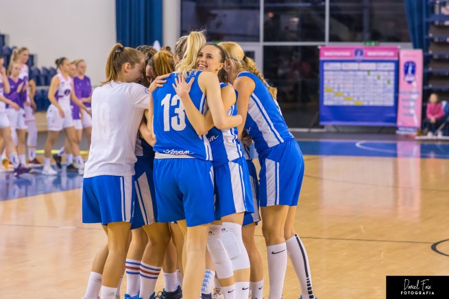 BAM Poprad vs. BK Slovan Bratislava, radosť Slovaniestiek (Foto: Daniel Faix)