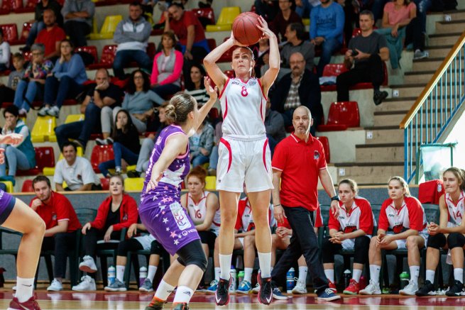 BK ŠKP 08 Banská Bystrica vs. BAM Poprad, Petra Števulová (8) (Foto: Ivan Golembiovský)