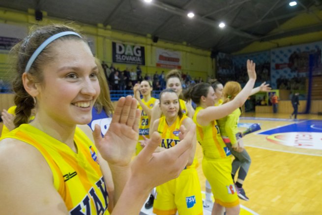 YOUNG ANGELS Košice vs. Piešťanské Čajky (Foto: Jäzva)