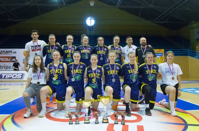 YOUNG ANGELS U17 Košice so striebornými medailami (Foto: Jäzva)