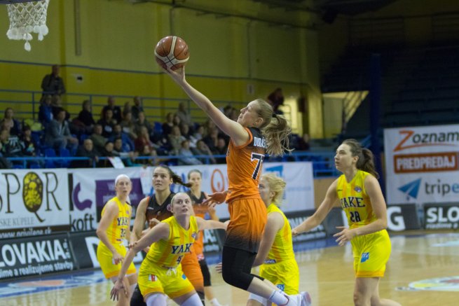 YOUNG ANGELS Košice vs. MBK Ružomberok, Nikola Dudášová (77) (Foto: Jäzva)