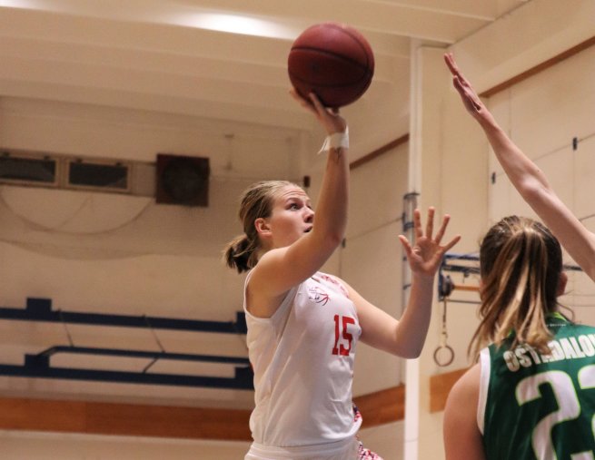 Dubček Bratislava vs. ŠBK Šamorín, Monika Krajčovičová (15) (Foto: Marek Leško)