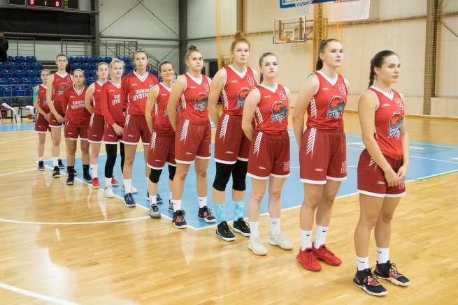 Piešťanské Čajky vs. BK ŠKP 08 Banská Bystrica, tím Bystrice (Foto: Laco Duračka)