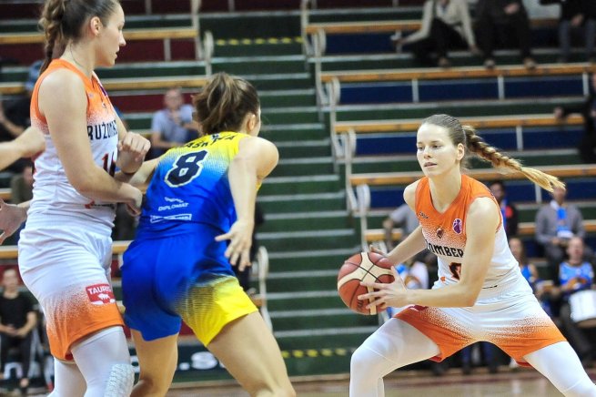 MBK Ružomberok vs. Piešťanské Čajky, Miroslava Mištinová (13) (Foto: Rudo Maškurica)