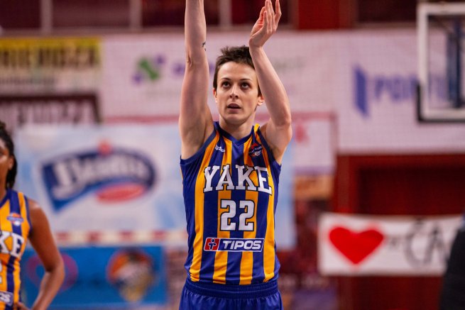 Piešťanské Čajky vs. YOUNG ANGELS Košice, Miljana Bojovič (22) (Foto: Jakub Ruman)