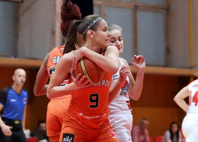 BK ŠKP 08 Banská Bystrica vs. MBK Ružomberok, Teodora Turudič (9) (Foto: TASR)