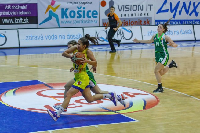 YOUNG ANGELS Košice vs. ŠBK Šamorín, Dominika Urbanová (13) (Foto: Marek Findrík)