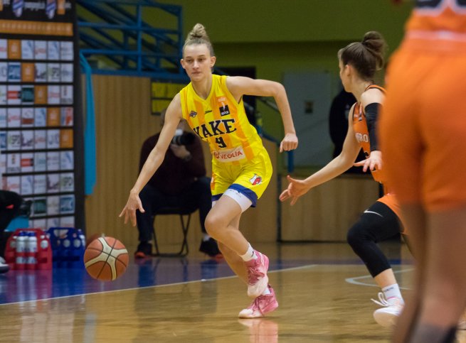 YOUNG ANGELS Košice vs. MBK Ružomberok, Ema Rodáková (9) (Foto: Jäzva)