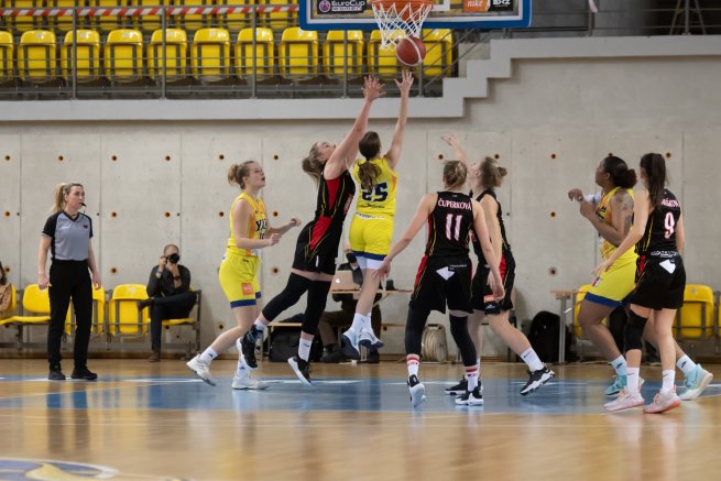 Sokol Hradec Králové (CZE) vs. Young Angels Košice (Foto: Laco Duračka)