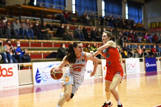 MBK Ružomberok vs. BK ŠKP 08 Banská Bystrica, Patricia Bura (25) (Foto: Rudo Maškurica)