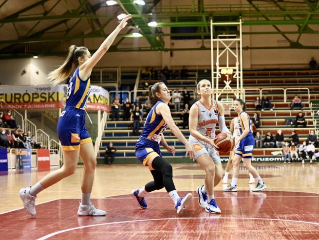 MBK Ružomberok vs. YOUNG ANGELS Košice (Foto: Rudo Maškurica)