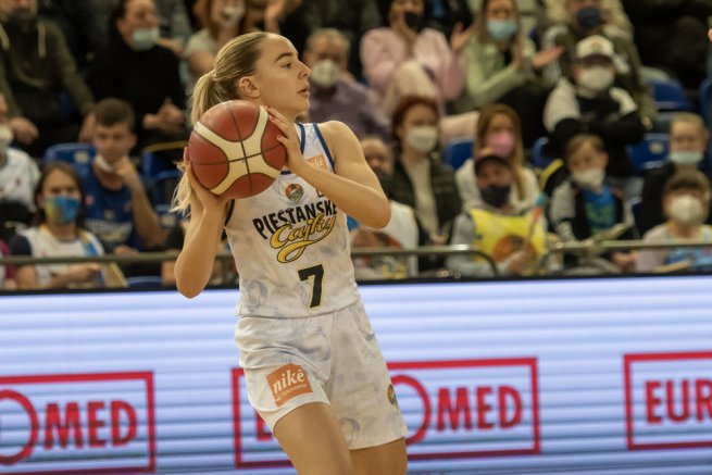 Piešťanské Čajky vs. MBK Ružomberok, Matea Tadič (7) (Foto: Laco Duračka)