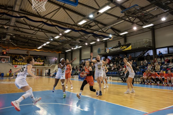 Piešťanské Čajky vs. MBK Ružomberok (Foto: Laco Duračka)