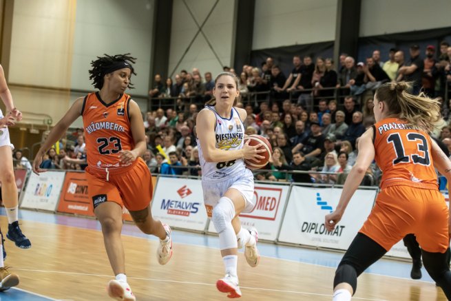 Piešťanské Čajky vs. MBK Ružomberok, Natália Martišková (88) (Foto: Laco Duračka)