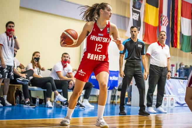 Lotyšsko U20 vs. Chorvátsko U20, Ana Mandić (12) (Foto: fiba.basketball)