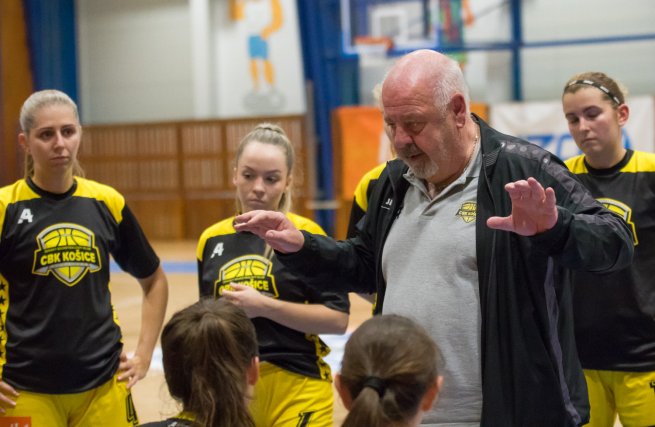 CBK Košice vs. BK ŠK UMB Banská Bystrica, tréner Vladimír Karnay (Foto: Jäzva)