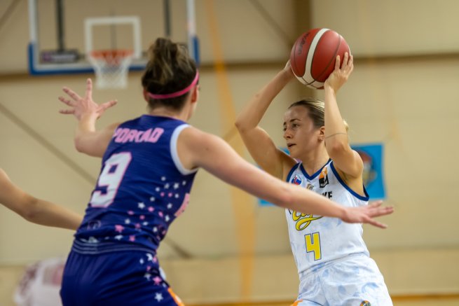 Piešťanské Čajky vs. BAM Poprad, Gabriela Andělová (4) (Foto: Laco Duračka)