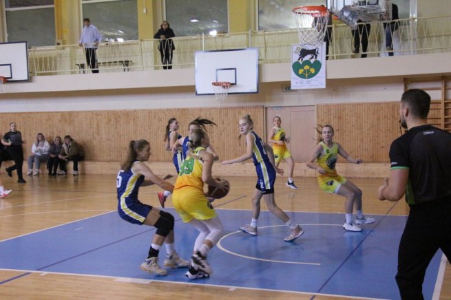 MBK U23 Stará Turá vs. BK AŠK Slávia U23 Trnava, Nina Gavláková (99) (Foto: mbkstaratura.sk)