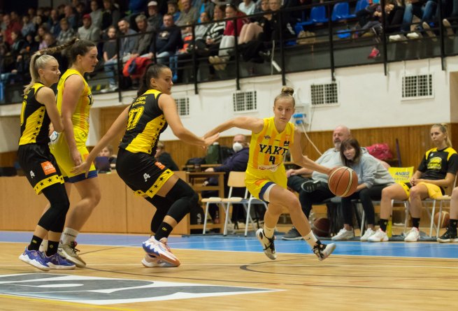 YOUNG ANGELS Košice vs. CBK Košice, Ema Szmereková (4) (Foto: Jäzva)