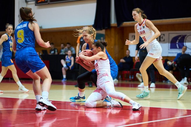 Slávia Banská Bystrica vs. Piešťanské Čajky (Foto: Ivan Golembiovský)