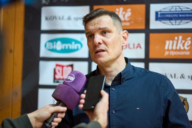 Slávia Banská Bystrica vs. Piešťanské Čajky, tréner Peter Jankovič (Foto: Ivan Golembiovský)