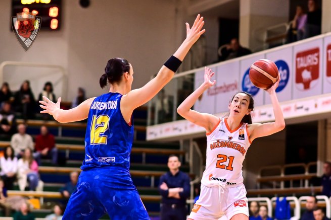 MBK Ružomberok vs. Piešťanské Čajky, Soňa Svetlíková (21) (Foto: Rudo Maškurica)