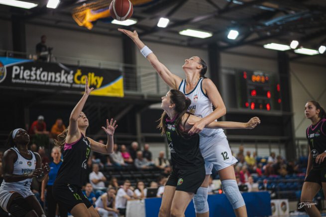 Anna Jurčenková (12), Piešťanské Čajky (Foto: Lukáš Droppan)