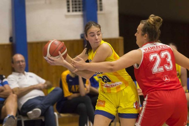 YOUNG ANGELS Košice vs. BK AS Trenčín, Karin Holomaniová (29) (Foto: Jäzva)