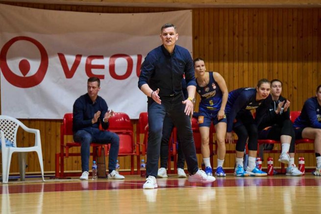 Slávia Banská Bystrica vs. Piešťanské Čajky, tréner Peter Jankovič (Foto: Ivan Golembiovský)