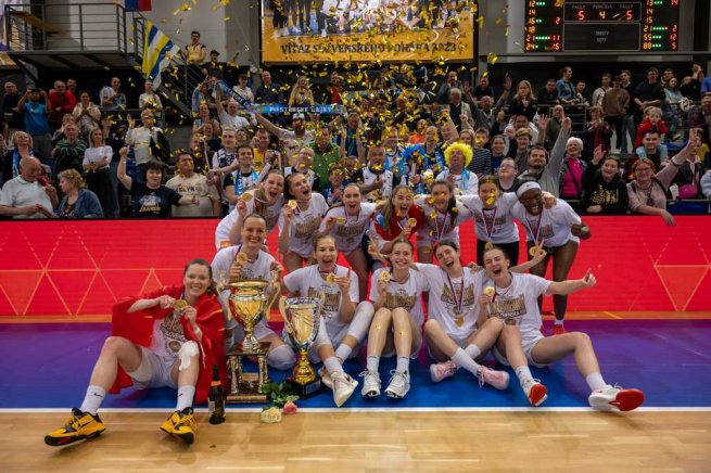 Piešťanské Čajky, majster Slovenska 2023/24 (Foto: Laco Duračka)