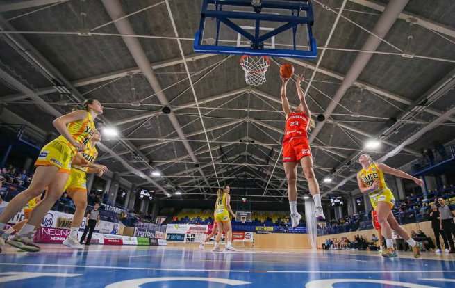 YOUNG ANGELS Košice vs. MBK Ružomberok, Oľga Jackovec (23) (Foto: Jäzva)