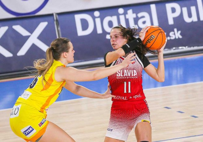 YOUNG ANGELS Košice vs. Slávia ŠKP Banská Bystrica, Lucia Striešová (11) (Foto: Jäzva)