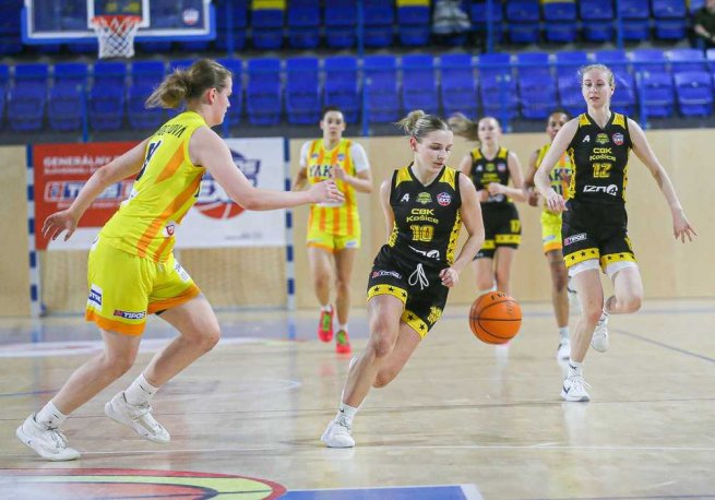 YOUNG ANGELS Košice vs. CBK Košice, Sabína Slivkárová (18) (Foto: Jäzva)