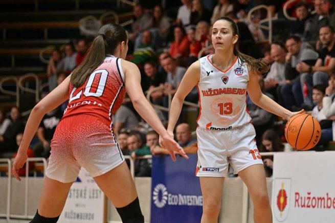 MBK Ružomberok vs. Slávia ŠKP Banská Bystrica, Dominika Urbanová (13) (Foto: Rudo Maškurica)