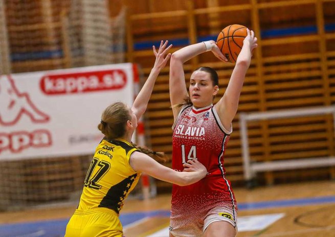 CBK Košice vs. Slávia ŠKP Banská Bystrica, Alexandra Sophia Chovaníková (14) (Foto: Jäzva)