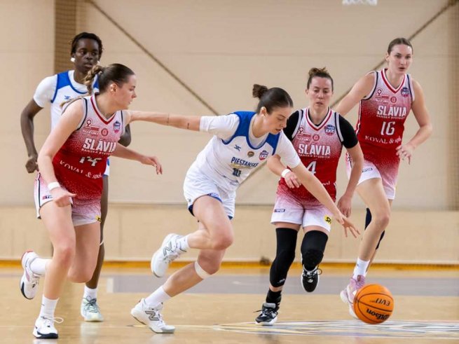 Piešťanské Čajky vs. Slávia ŠKP Banská Bystrica (Foto: Laco Duračka)